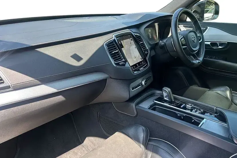 Used Volvo XC90 R-Design Pro 250 HP (183 kW) 2020 Silver SUV