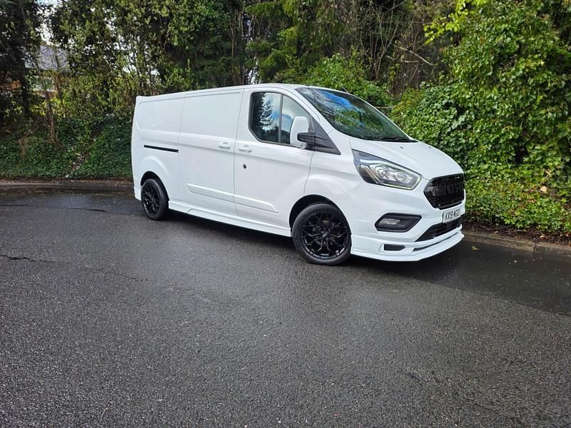 Used Ford Transit Custom Limited 170 HP (125 kW) 2019 White Van