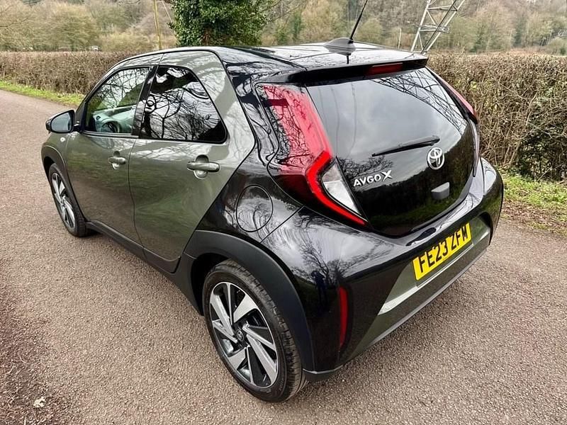 Used Toyota Aygo X 72 HP (52 kW) 2023 Green SUV