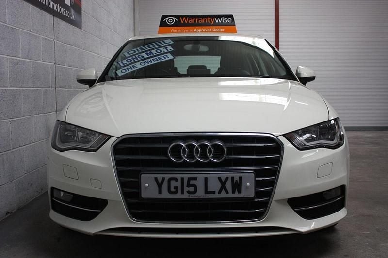 Used Audi A3 Business 2015 White Hatchback