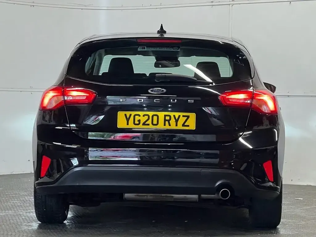 Used Ford Focus Zetec 120 HP (88 kW) 2020 Black Hatchback