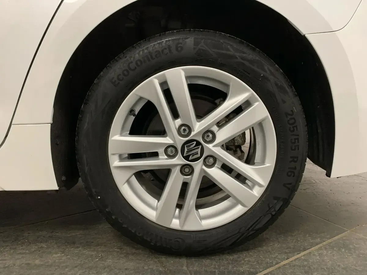 Used Suzuki Swace 140 HP (102 kW) 2023 White Estate