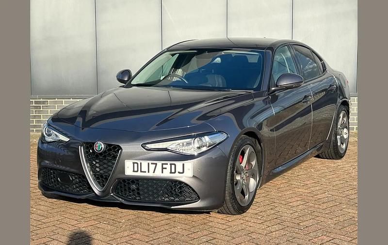 Used Alfa Romeo Giulia Edizione Speciale 180 HP (132 kW) 2017 Grey Sedan