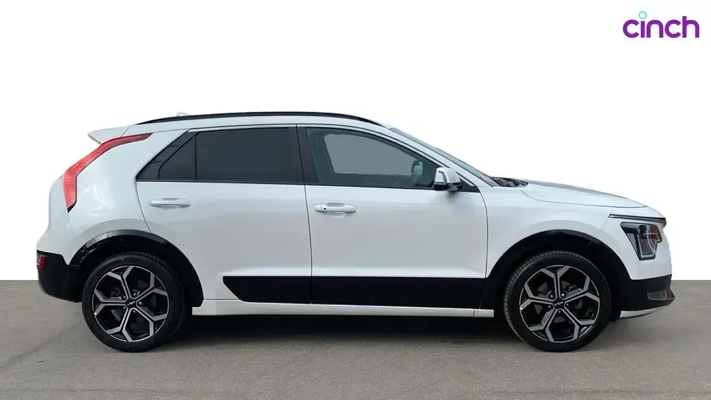 Used Kia Niro 2024 White SUV