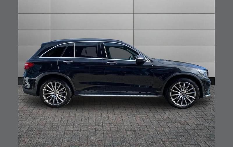 Used Mercedes GLC250 AMG Line Premium 200 HP (147 kW) 2017 Black SUV
