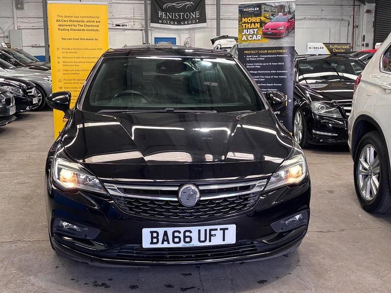 Second-hand Vauxhall Astra SRi 150 CP (110 kW) 2017 Negru Hatchback