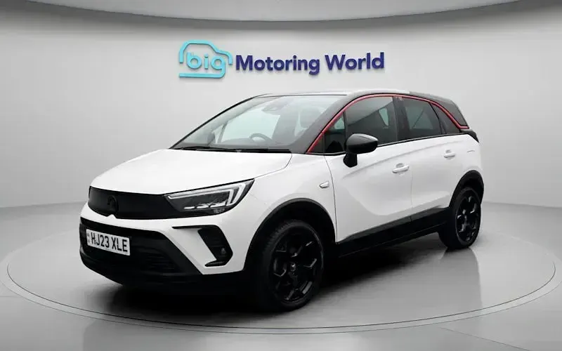Used Vauxhall Crossland S 110 HP (80 kW) 2023 White SUV