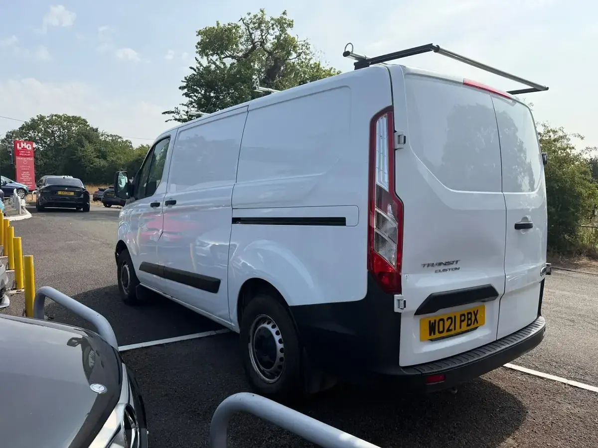 Used Ford Transit Custom 130 HP (95 kW) 2021 White Van