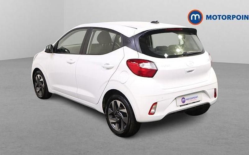 Used Hyundai i10 Advanced 63 HP (46 kW) 2025 White Hatchback