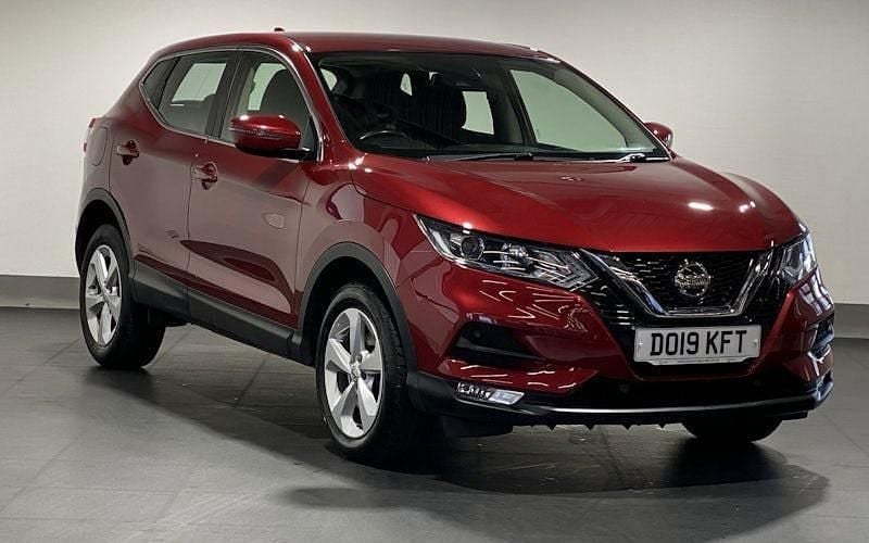 Red Used 2018 Nissan Qashqai Acenta Premium SUV | £11,299 (Fair price) - Image 1/4