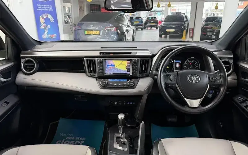 Used Toyota RAV4 197 HP (144 kW) 2016 SUV