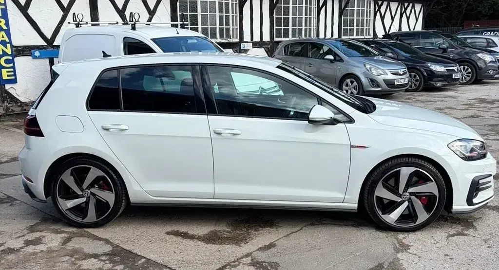 Used VW Golf VII GTI 245 HP (180 kW) 2019 White Hatchback