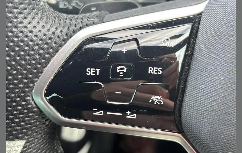 Used VW Tiguan R-line 245 HP (180 kW) 2023 Black SUV