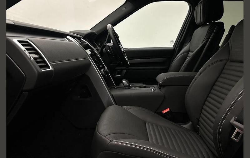 Used Land Rover Discovery 5 HSE Dynamic 350 HP (257 kW) 2025 Grey SUV