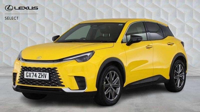 Used Lexus LBX 134 HP (98 kW) 2024 Yellow SUV