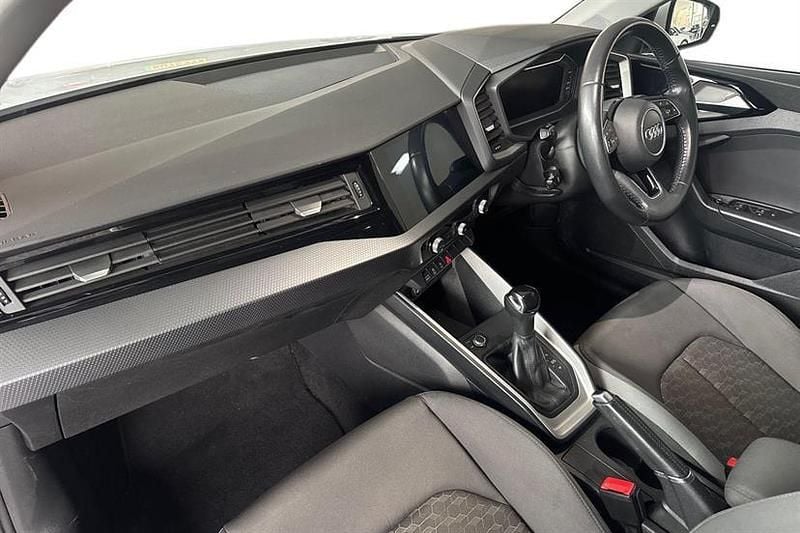 Used Audi A1 Design 116 HP (85 kW) 2020 Glacier white SUV