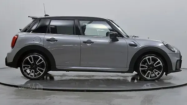 Used Mini Cooper Hatch 134 HP (98 kW) 2024 Silver Hatchback