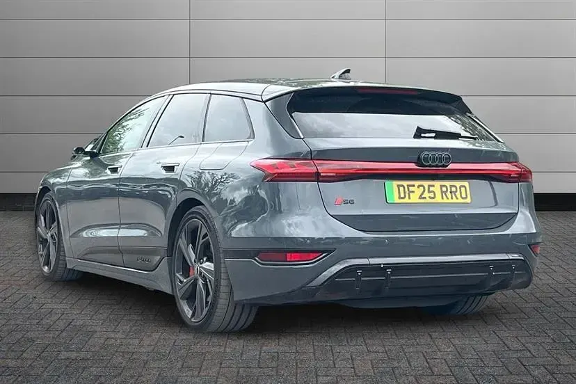 Used Audi A6 e-tron Comfort 369 kW (503 HP) 2025 Magnet grey Estate