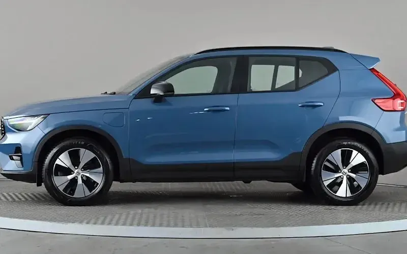 Used Volvo XC40 Plus 211 HP (155 kW) 2023 Blue SUV