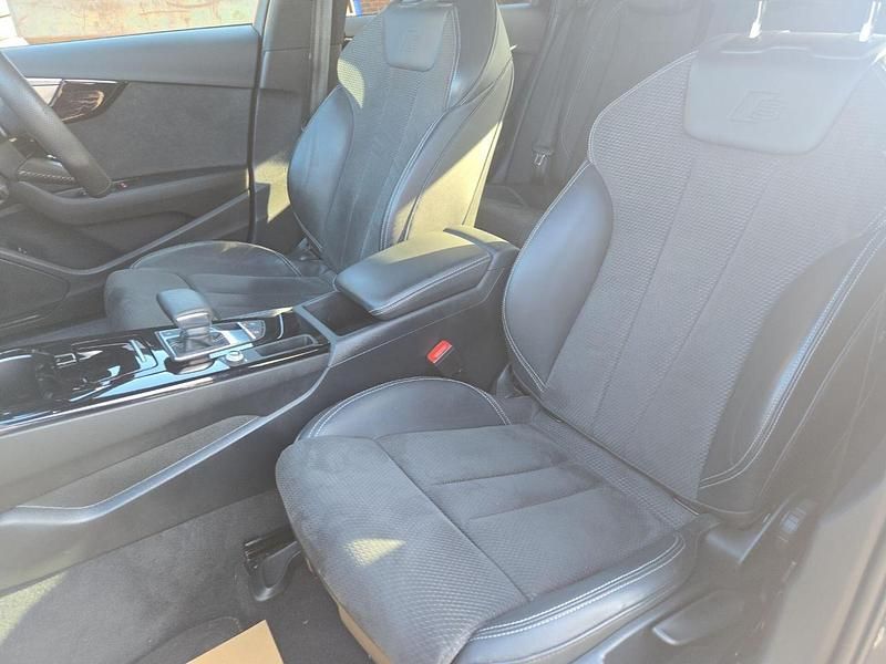 Usado Audi A4 Black Edition 163 CV (119 kW) 2020 Gris Berlina