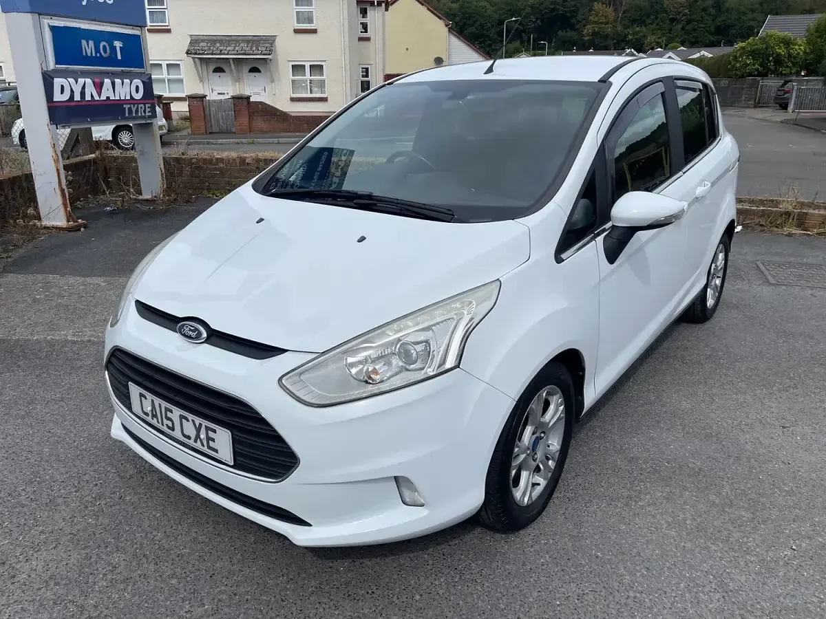 Used Ford B-MAX Zetec 100 HP (73 kW) 2015 White MPV