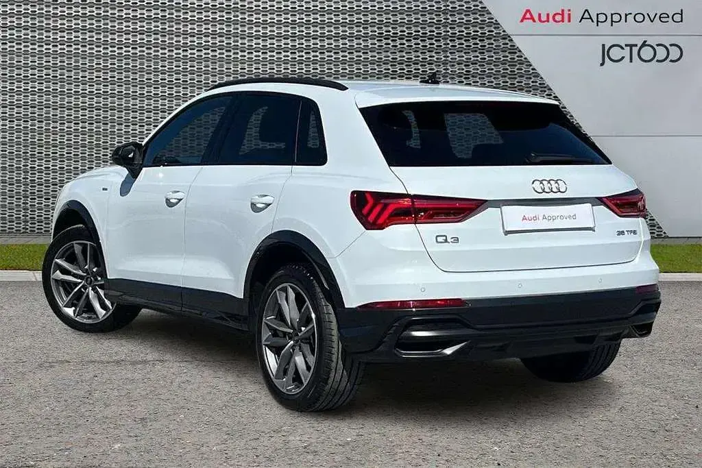 Used Audi Q3 Black Edition 150 HP (110 kW) 2021 White SUV