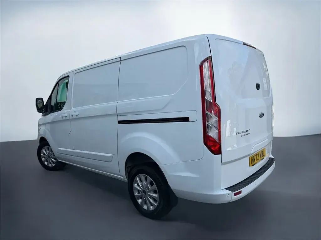 Used Ford Transit Custom Limited 130 HP (95 kW) 2022 White Van