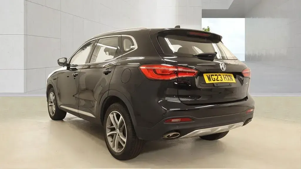 Used MG HS 162 HP (119 kW) 2023 Black SUV