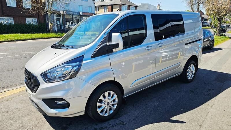 Begagnad Ford Transit Custom Limited 130 HK (95 kW) 2020 Silver Van