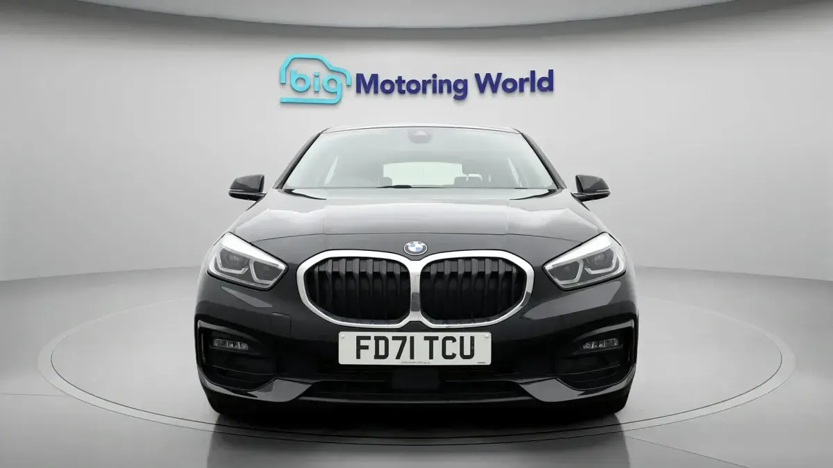Used BMW 116 Sport Line 116 HP (85 kW) 2022 Black Hatchback