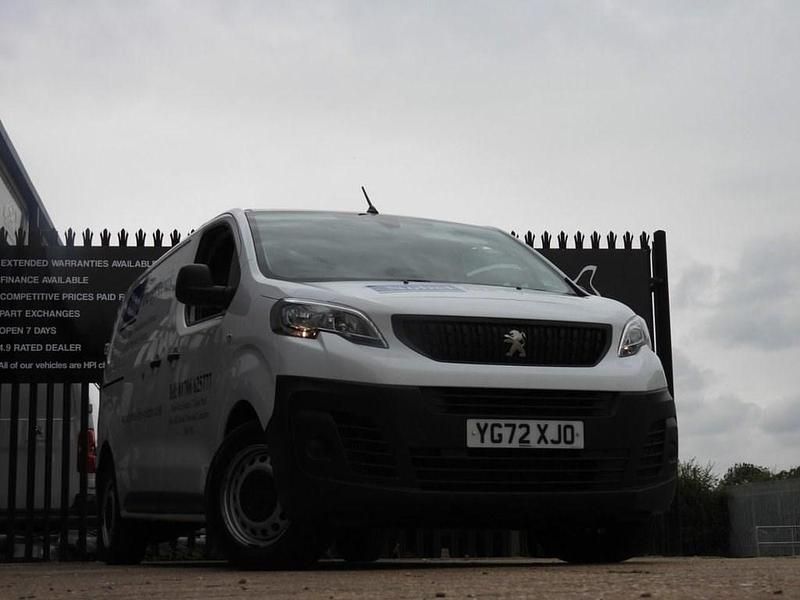 White Used 2022 Peugeot Expert Premium Van | £8,990 (Good price) - Image 1/3