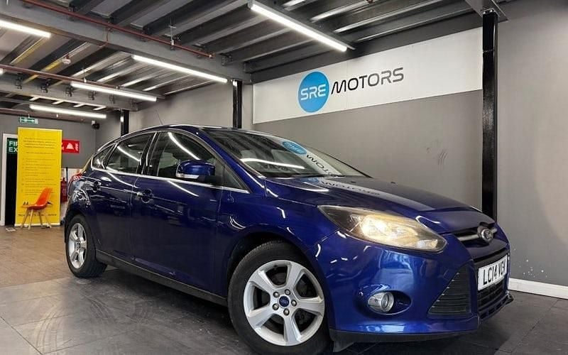 Used Ford Focus Zetec 105 HP (77 kW) 2014 Blue Hatchback