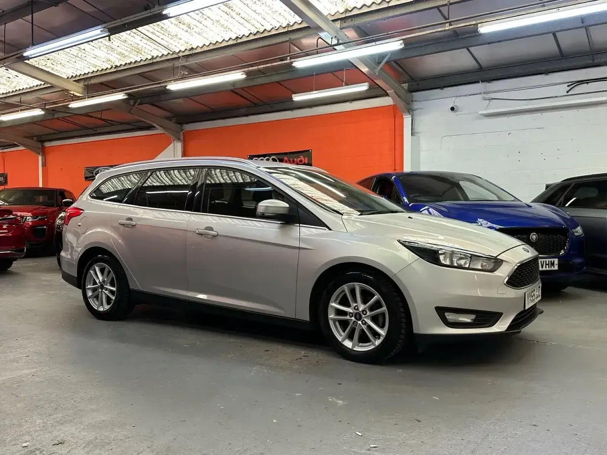 Used Ford Focus Zetec 115 HP (84 kW) 2015 Silver Estate