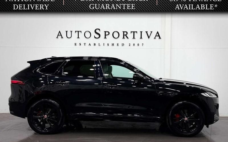 Begagnad Jaguar F-Pace R-Dynamic 404 HK (297 kW) 2022 Svart SUV