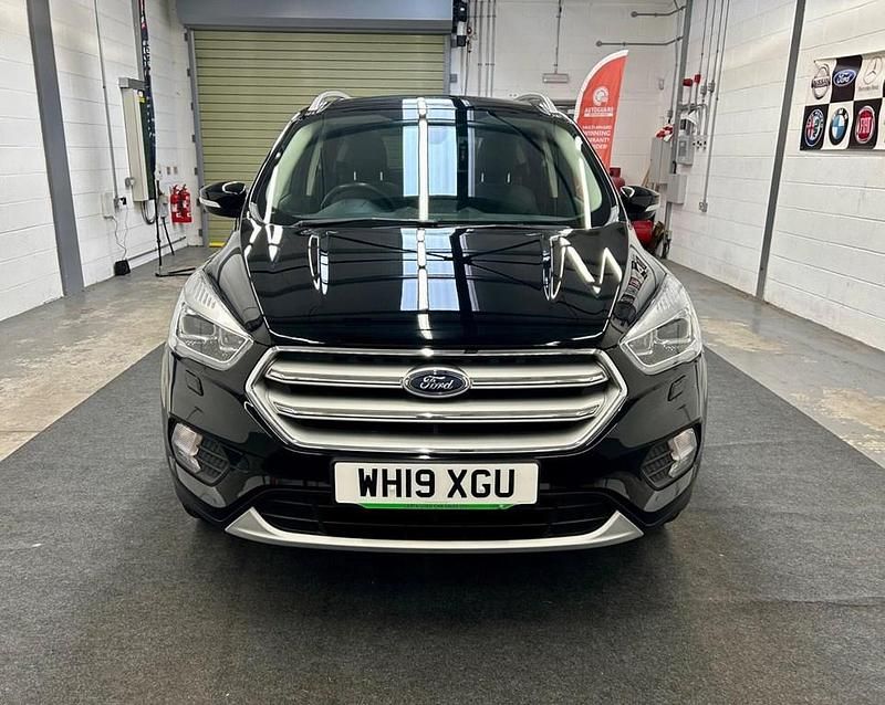 Usado Ford Kuga Titanium X 150 HP (110 kW) 2019 Preto SUV