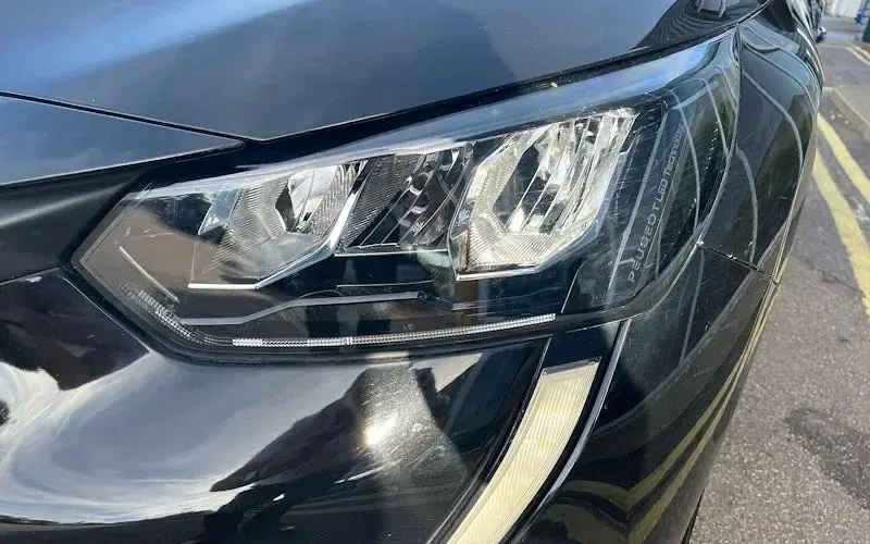 Used Peugeot 208 Allure Premium 102 HP (75 kW) 2020 Nera black Hatchback