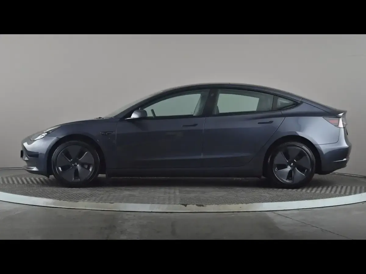 Begagnad Tesla Model 3 RWD 208 kW (283 HK) 2023 Grå Sedan