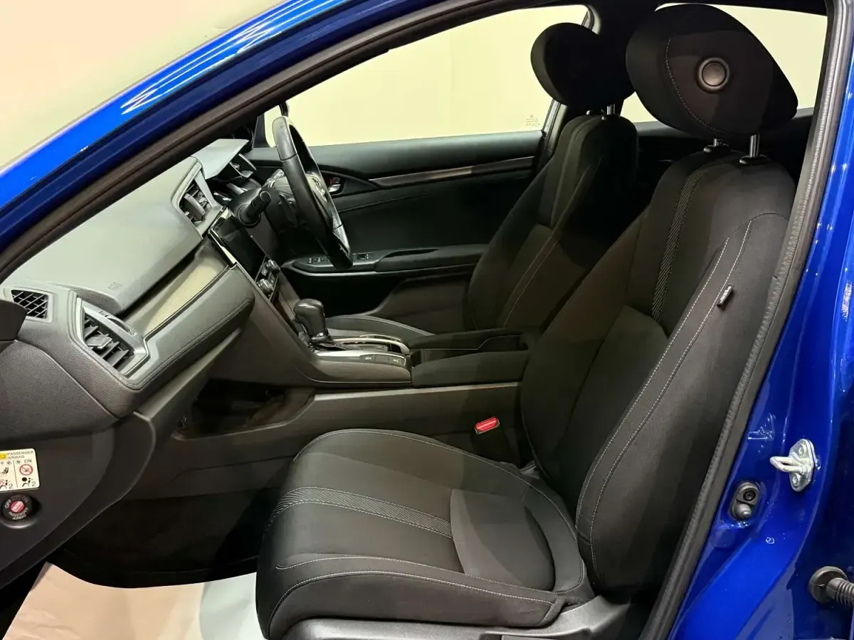 Used Honda Civic SR 126 HP (92 kW) 2018 Blue Hatchback