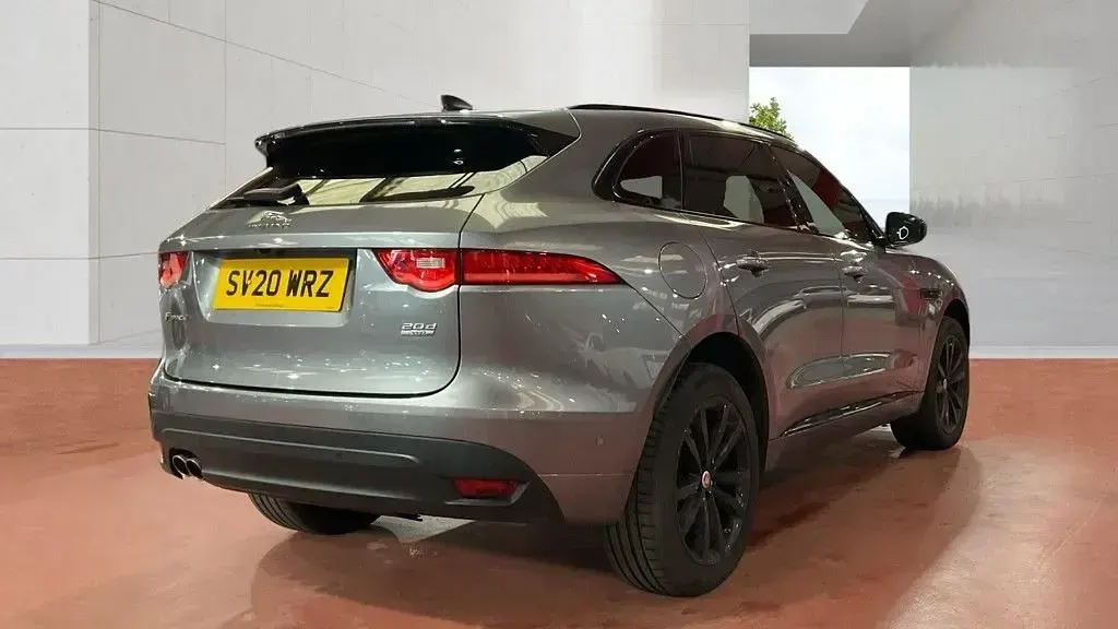 Używany Jaguar F-Pace Chequered Flag 180 KM (132 kW) 2020 Szary SUV