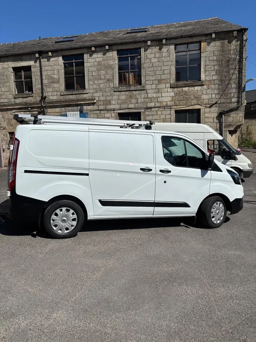 Used Ford Transit Custom 105 HP (77 kW) 2018 White Van