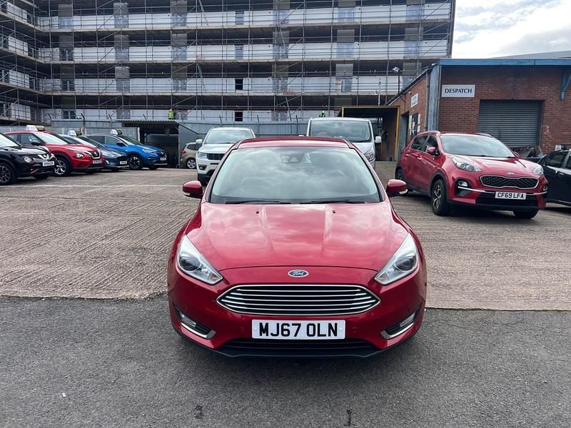 Usado Ford Focus Titanium X 125 CV (91 kW) 2017 Rojo Utilitario