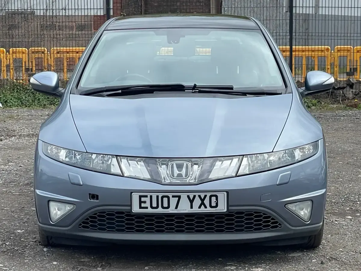 Begagnad Honda Civic EX 140 HK (102 kW) 2007 Blå Halvkombi