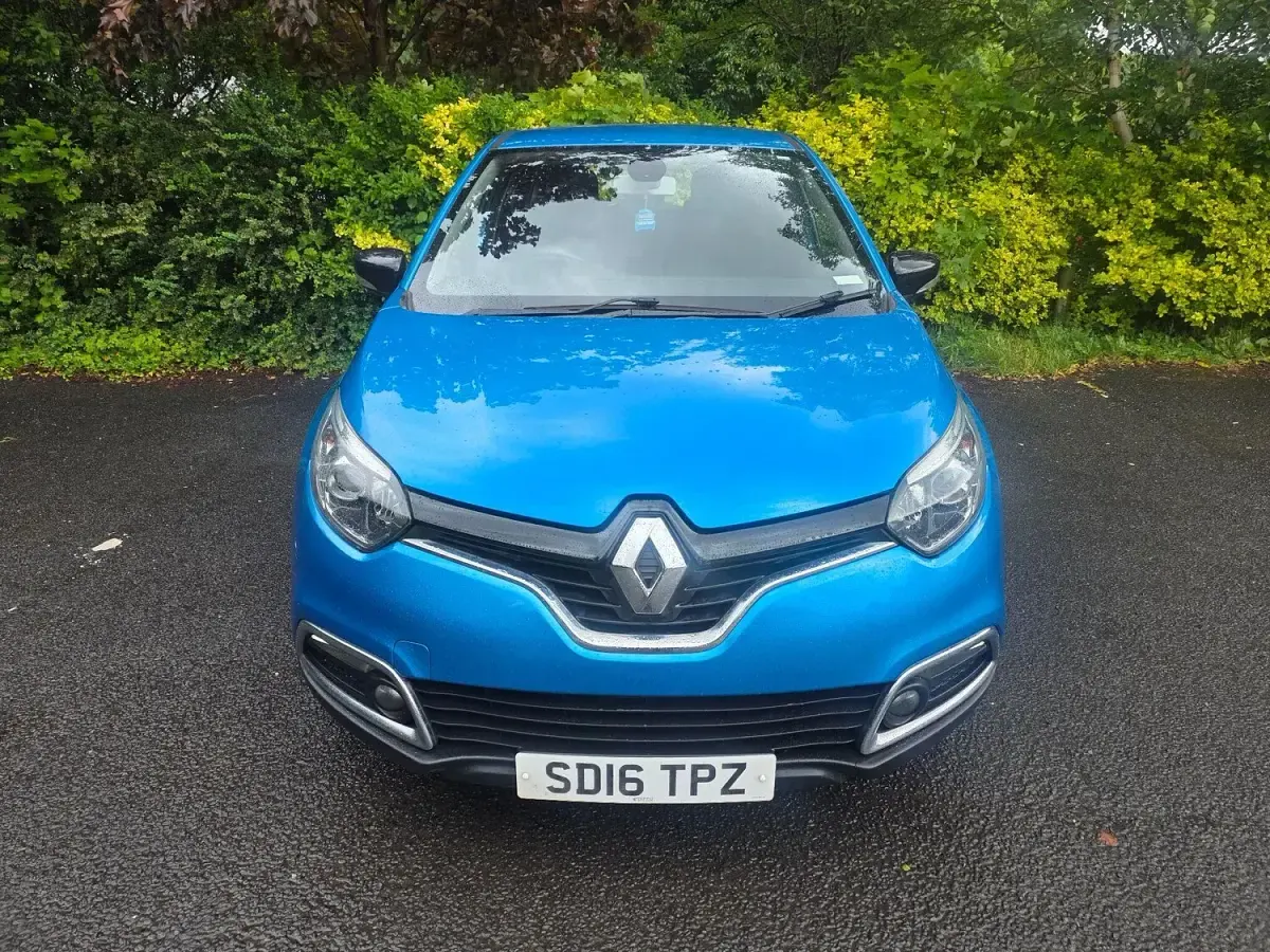 Used Renault Captur Dynamique 90 HP (66 kW) 2016 Blue SUV