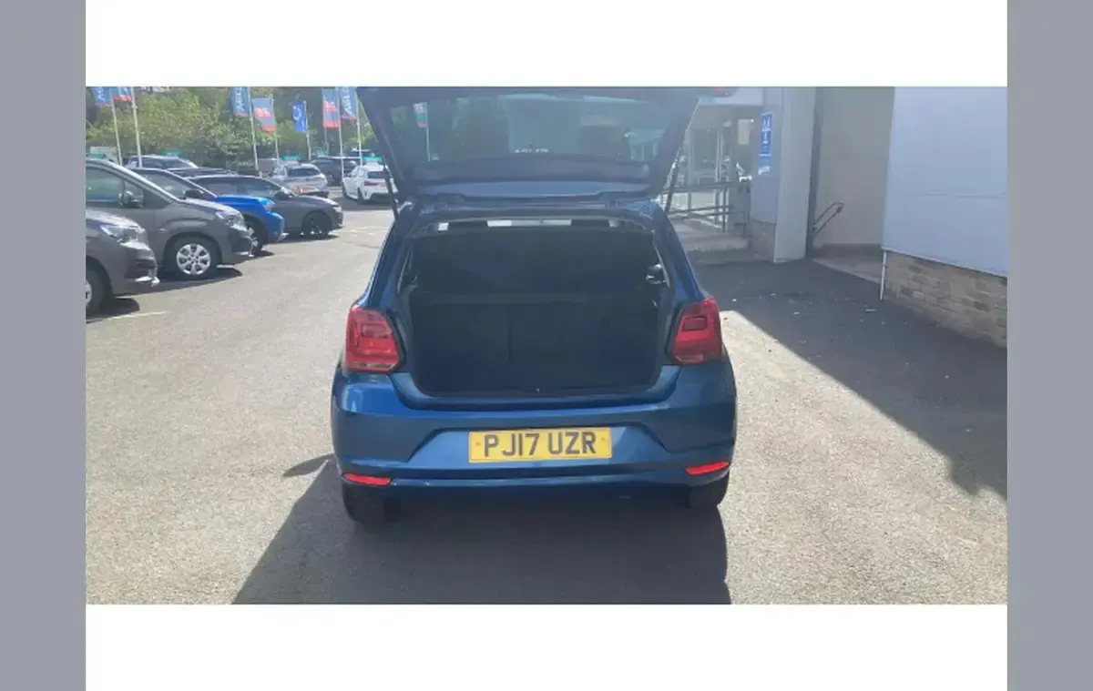 Used VW Polo Match 73 HP (53 kW) 2017 Blue Hatchback