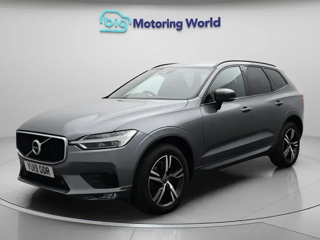 Used Volvo XC60 R-Design 190 HP (139 kW) 2019 Grey SUV