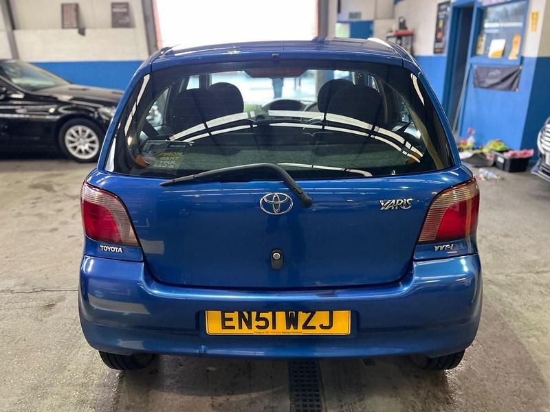 Used Toyota Yaris 68 HP (50 kW) 2002 Blue Hatchback