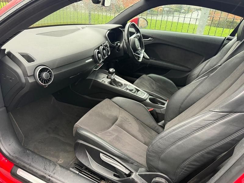 Used Audi TT Sport 180 HP (132 kW) 2016 Red Coupe