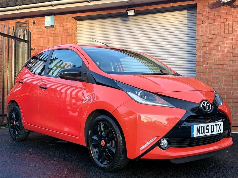 Orange Used 2015 Toyota Aygo X-cite Hatchback | £6,295 (Fair price) - Image 1/4