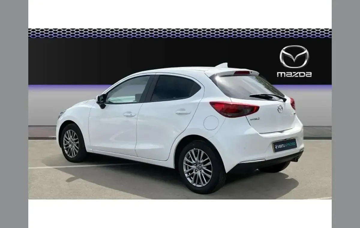Used Mazda 2 Inclusive 88 HP (64 kW) 2022 White Hatchback