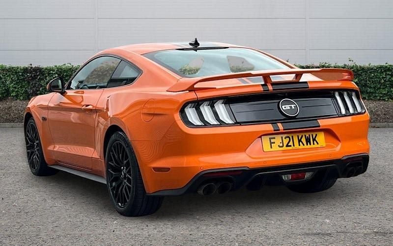 Used Ford Mustang GT 450 HP (330 kW) 2021 Orange Coupe